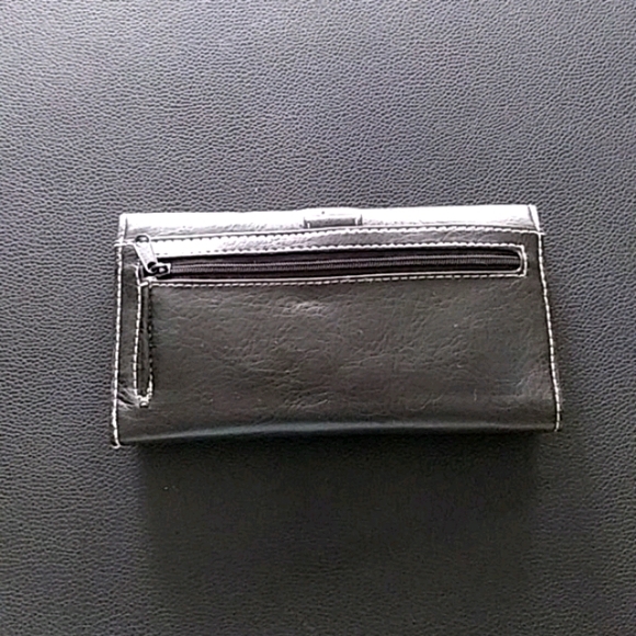 Solid Black wallet with white embroidery - Picture 5 of 6
